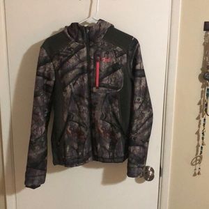 Under Armour & Mossy Oak Camo & Pink Jacket